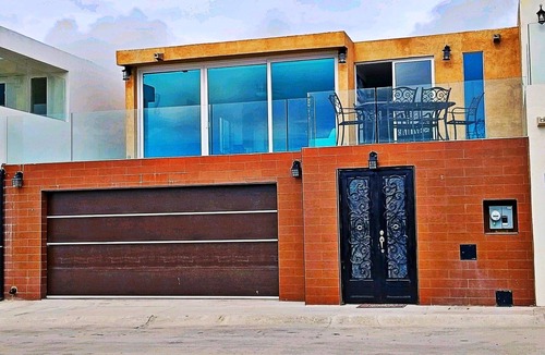 La Joya House | Beautiful large home in gated community