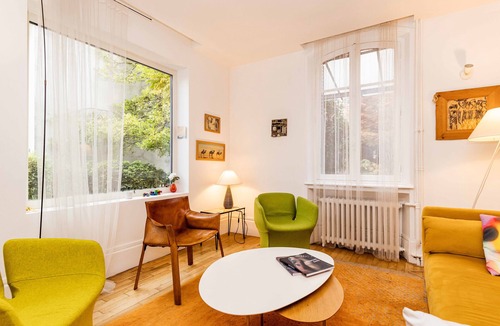 Gare House | Beautiful, large house in a wooded garden
