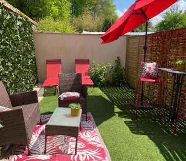 Mirecourt Apartment | BEAUTIFUL LIFE BED and SPA