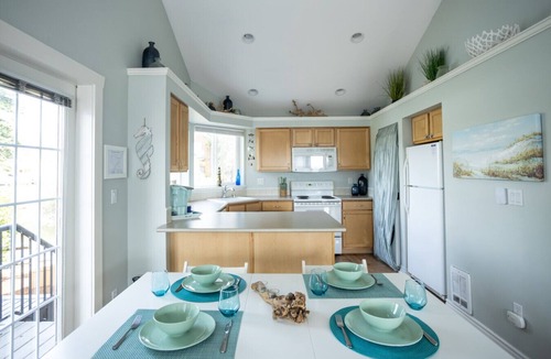 Birch Bay House | Beautiful & Light across from Beach & Sunsets