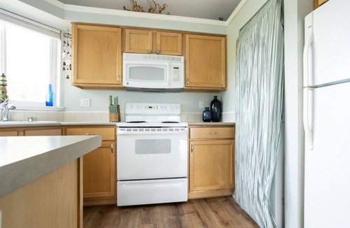 Birch Bay House | Beautiful & Light across from Beach & Sunsets