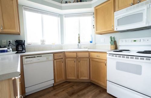 Birch Bay House | Beautiful & Light across from Beach & Sunsets