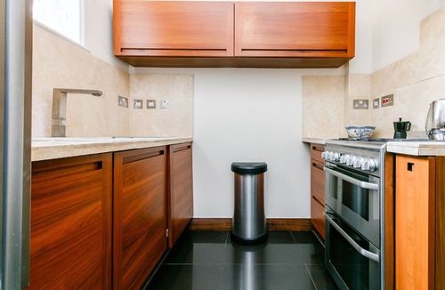 Clapham Apartment | Beautiful light-filled 2 bed flat overlooking Clapham Common