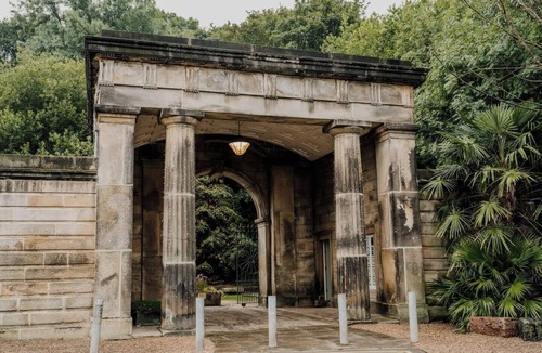 Sheffield House | Beautiful Listed Gatehouse in Great Area