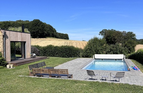 Le Gue-de-la-Chaine Villa | Beautiful longère du Perche for 9 pers. Magnificent countryside, pool and view!
