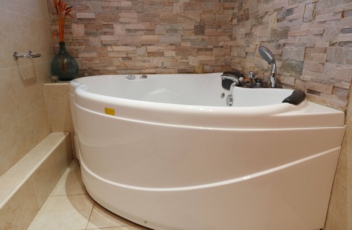 Pontons Condo | BEAUTIFUL LOFT BETWEEN MOUNTAINS-MACABEO