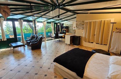 Meulan-en-Yvelines Apartment | Beautiful loft for 2 with lovely terrace in a quiet location