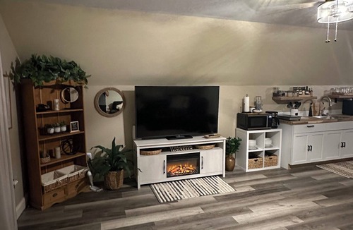 Mary Alice Apartment | Beautiful Loft in the Woods