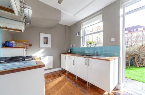 Fulham Apartment | Beautiful loft style apartment