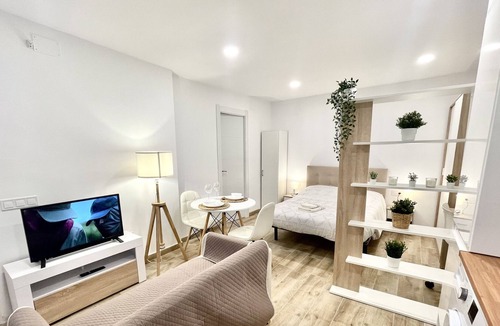 Barri Antic Apartment | Beautiful Loft Two in Manresa