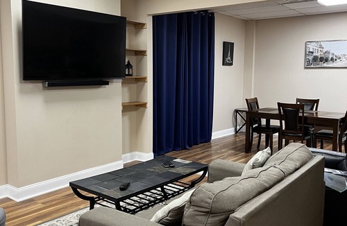 Glen Iris Apartment | Beautiful lofty private parking