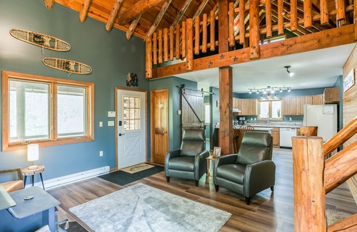 Bloomfield Cabin | Beautiful Log Cabin Tucked Away on 5 Acres