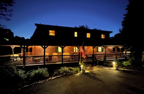 Piney Creek Cabin | Beautiful Log Cabin with Private Pond & Dock Memorial Day Weekend Just Opened Up
