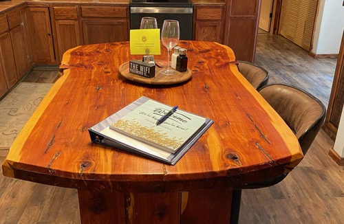 Gordonville House | Beautiful Longhorn Lodge at Lake Texoma!