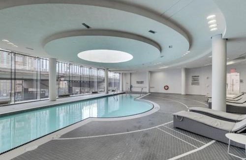 Toronto Entertainment District Apartment | Beautiful Luxurious Modern Condo With Breathtaking Views