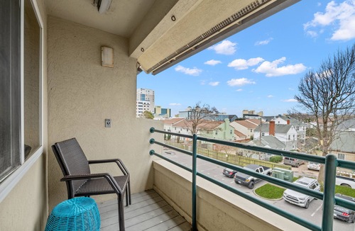Northeast Virginia Beach Condo | Beautiful Luxury Condo 1.5 blocks from Oceanfront, private parking and a pool