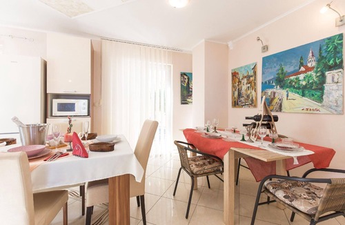 Opric House | Beautiful Luxury Family Villa Emily