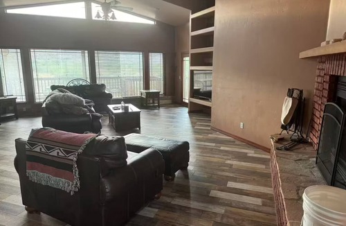Pearce House | Beautiful, luxury house on gated 10 acres. Quiet and serene.