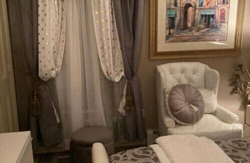 Teaneck House | Beautiful Luxury room