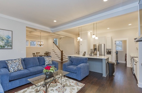 Shelby Hills House | Beautiful Luxury Vacation Home in Heart of Nashville