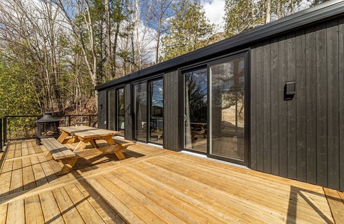 Algonquin Highlands Cabin | Beautiful Modern Bunkie on Boshkung Lake