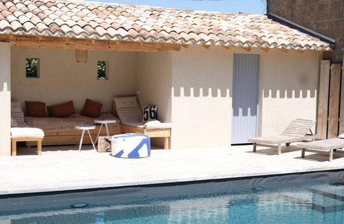 Barbentane House | Beautiful mansion in the heart of the village of Barbentane, sleeps 12