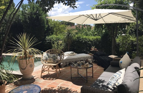 Les Cevennes House | Beautiful mas style house with pool in large wooded park in the city center