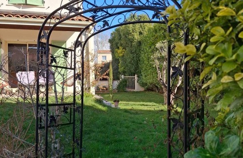 Villeveyrac Villa | Beautiful Mediterranean villa with large pool ideal for families