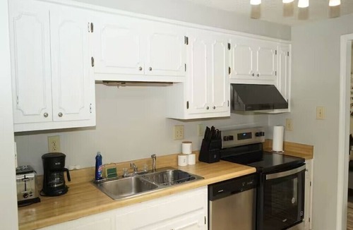 Southwind House | Beautiful Memphis Home Perfect for Families Clean & Comfortable