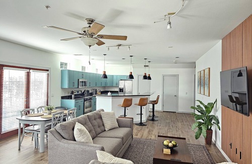 Midtown Condo | Beautiful Midtown Modern retreat