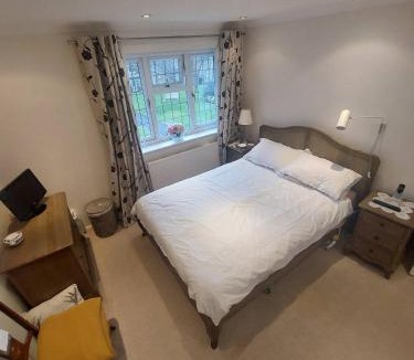 Seer Green House | Beautiful Modern Cottage in Beaconsfield