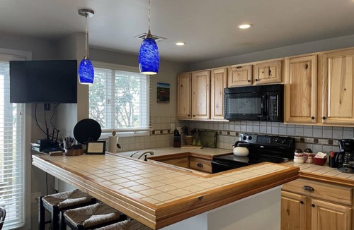 Treeloft Condo | Beautiful Mountain Condo…Steps to Resort/hiking/restaurants