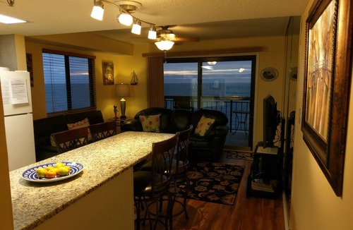 North Myrtle Beach Condo | Beautiful/Modern Corner Penthouse 😎1BR Oceanfront w/Panoramic-View, 310 Reviews