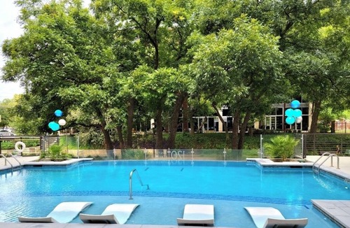Downtown San Antonio Apartment | Beautiful Modern 1-Bedroom 1-Bath Apartment- On the Riverwalk