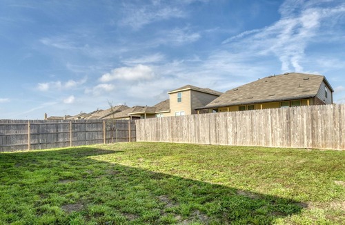 Manor House | Beautiful Modern and Spacious 4BR Home