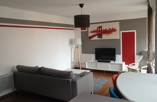 Saint-Charles du Port Apartment | Beautiful modern apartment at the Docks