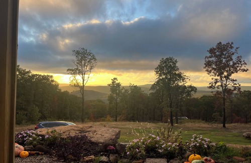 Chester Cabin | Beautiful modern cabin on top of the mountain with stunning sunset views.