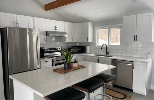 Frontenac Cottage | Beautiful modern cottage on Cranberry Lake