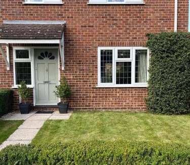 Seer Green House | Beautiful Modern Cottage in Beaconsfield