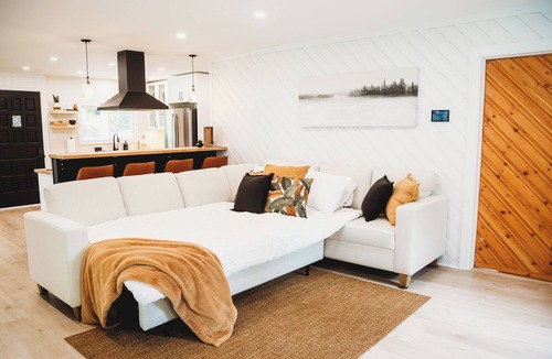 Horton Cottage | Beautiful, modern, cottage with hot tub and more