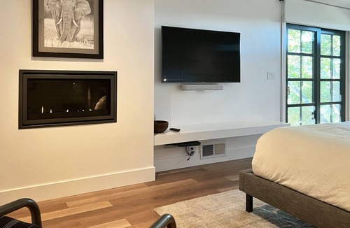 Almonte Apartment | Beautiful modern design with garden views