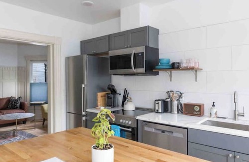 Old North End Apartment | Beautiful+Modern Flat: downtown, parking, laundry