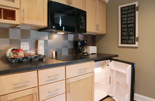 Ste Genevieve Apartment | Beautiful Modern Loft In Wine Country!