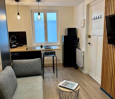 Carcassonne Apartment | Beautiful Modern Studio