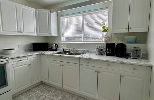 Brandon Apartment | Beautiful Modern Two Bedroom Apartment