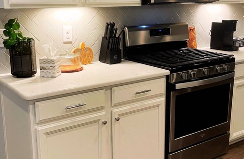 Fuquay-Varina House | Beautiful, modern Fuquay home with a gourmet kitchen! Right near the new Target!