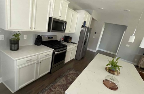 Fuquay-Varina House | Beautiful, modern Fuquay home with a gourmet kitchen! Right near the new Target!