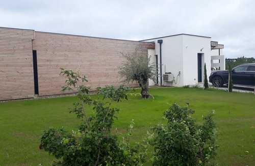 Montgeard Villa | Beautiful modern villa with direct lake access. Terraces, pool and spa.