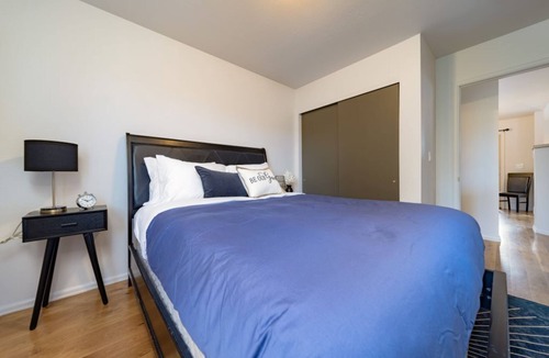 Grand Junction House | Beautiful Monument Getaway - next to golf course!