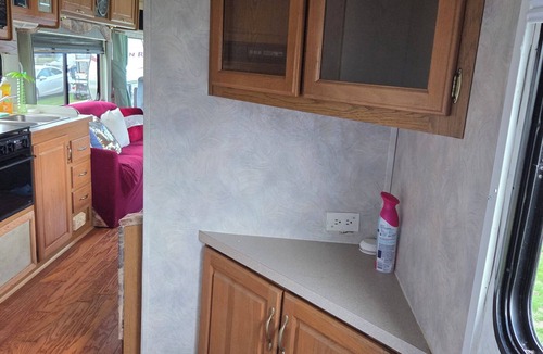 Greenwood House | Beautiful motorhome, great for someone with kids or just a casual stay.